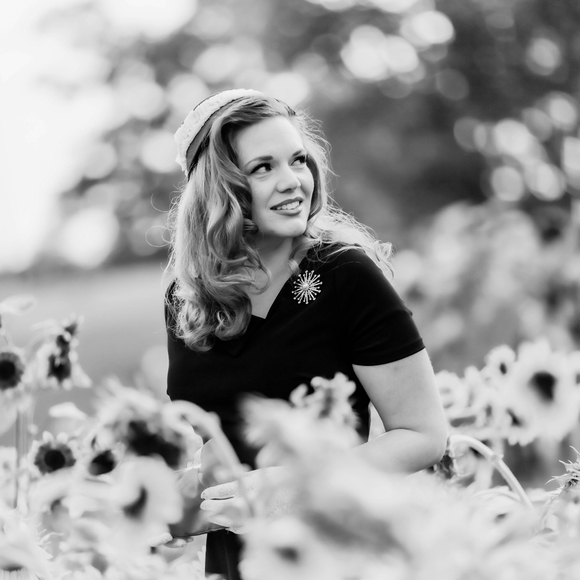 Meet your Posher, Lauren - Picture 4 of 9